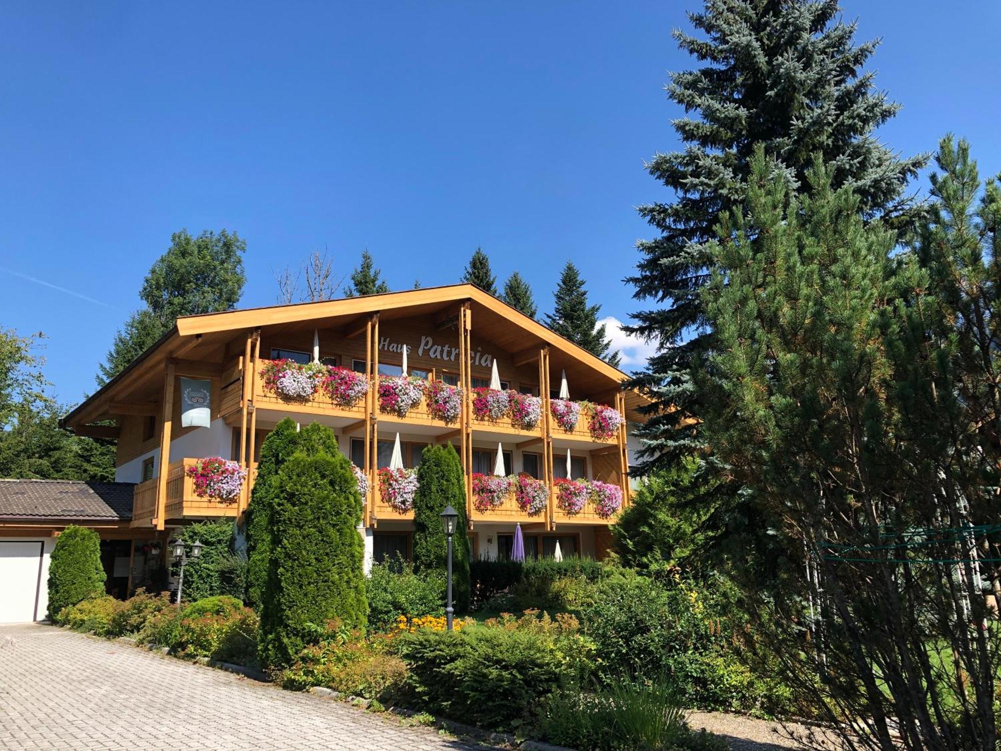 Haus Patricia Hotel Lofer Eksteriør billede